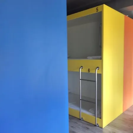 A Parada Do Camino Y Privadas Хостел Падрон